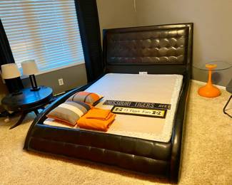 Queen Tufted-Back Bed