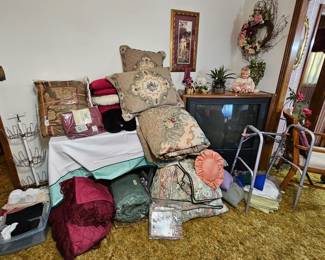 Bedding & pillows