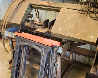 Metal bandsaw