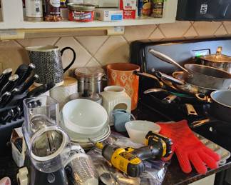 Full kitchen