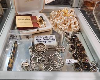 amazing jewelry, we have hundreds of new pieces..