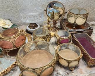 many Casket jewelry boxes this time!