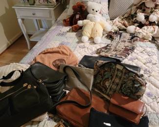 Main floor guest room purses, bed quilt