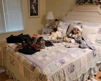 Main floor guest room bed, quilt