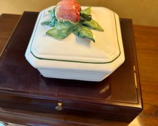 humidor, vintage porcelain box