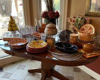 kitchen table, dining room chairs match this table, table a protective glass top
