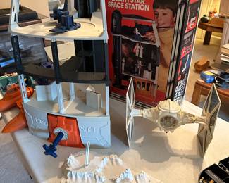 Star Wars space station with box