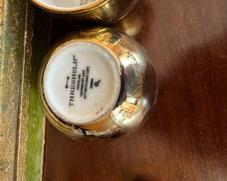 Threshold porcelain bowls