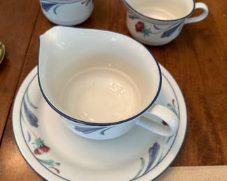 Poppies in bloom by Lenox  accessories 