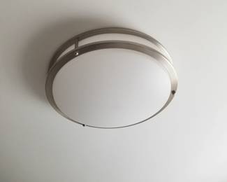 Ceiling light fixture