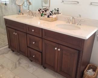 Double bath vanity