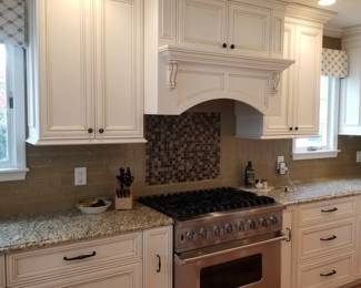 Range hood detail