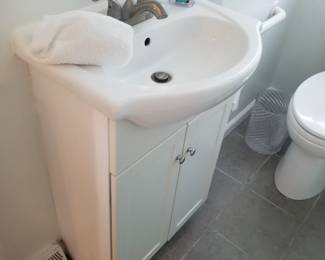 Small bath vanity detail