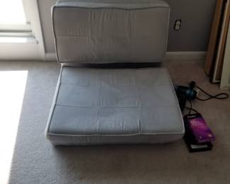 Single futon seat