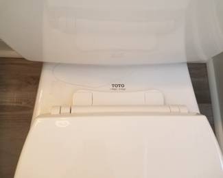 TOTO toilet