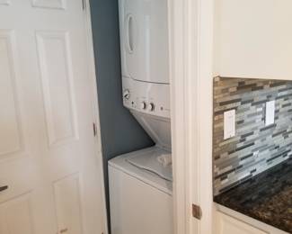 Apartment size washer/dryer combo unit; dryer is GAS