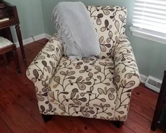 Upholstered arm chair