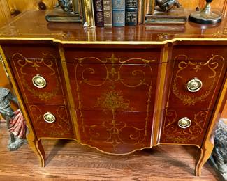 John Widdicomb chest / commode