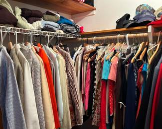 Women's clothes size 6-8/M