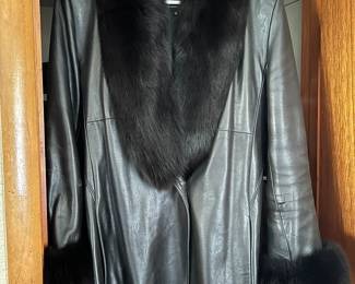 St John leather coat with fox fur trim size Medium