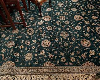 Living room wool rug 9’x12’6”