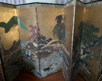 6 panel screen. Some damage on the back.