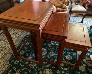 Set of 3 nesting tables