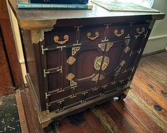 Cabinet with 4 small drawers at top