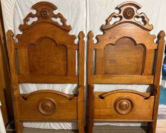 Pair of Eastlake twin beds