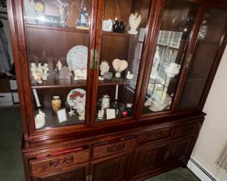 Gorgeous China Cabinet matches Table in back room, Asian style, Heavy and ornate!!