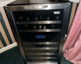 its set at 74 but it doesn't feel like its cool.. just saying.. might be a lot of expensive vinegar