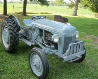 FORD 9N TRACTOR