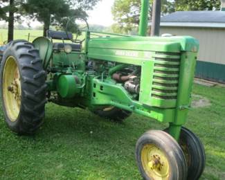JD A TRACTOR 