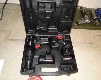 Tis a electric drill set