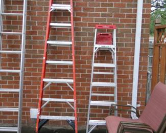 Look tall!!! Ladders line up!! And don't look at the wheelbarrow either!