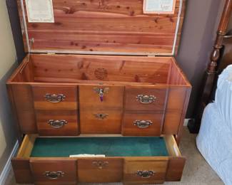 Lane Cedar Chest Love Chest "Eternal"