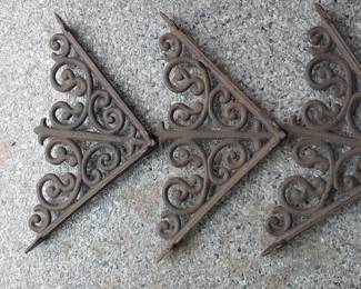 4 Cast Iron Scrolled Brackets