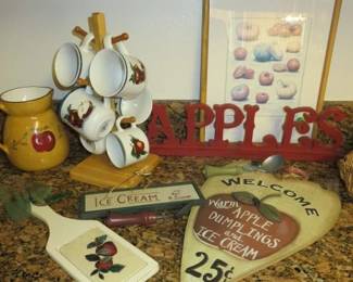 Apple Decor, Kitchen Cups/Pitcher