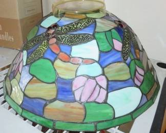 Stained Glass Dragon Fly Lamp Shade needs repair