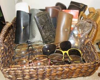 Men's & Womens Sunglasses/Eyeglasses