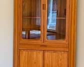 Mid Century Modern Danish Corner Shelf with Glass Doors

Measures 73 x 36 x 25".