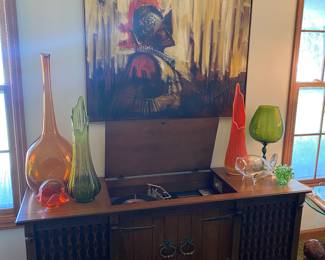 Great Mcm glass, swung vases, stereo, record player 