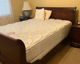 queen size sleigh bed