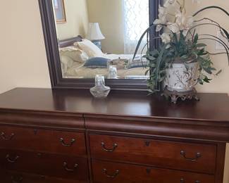 dresser with mirror