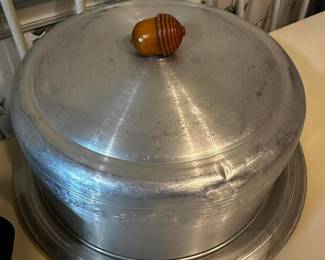 MCM cake keeper w wooden Acorn lid handle