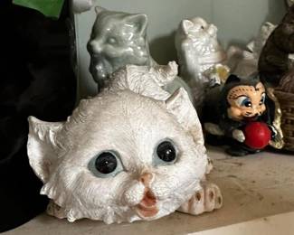 Ceramic kitties