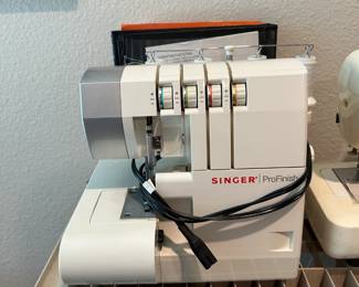 Singer ProFinish Serger