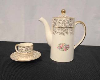 Royal China Warranted 22 Kt. Gold Tea Set