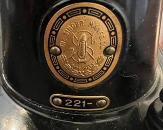 Vintage Singer Featherweight Sewing Machine