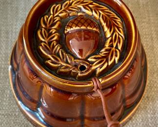 Williams Sonoma Brown Glazed Autumn Acorn Cranberry Jello Cake Dessert Mold